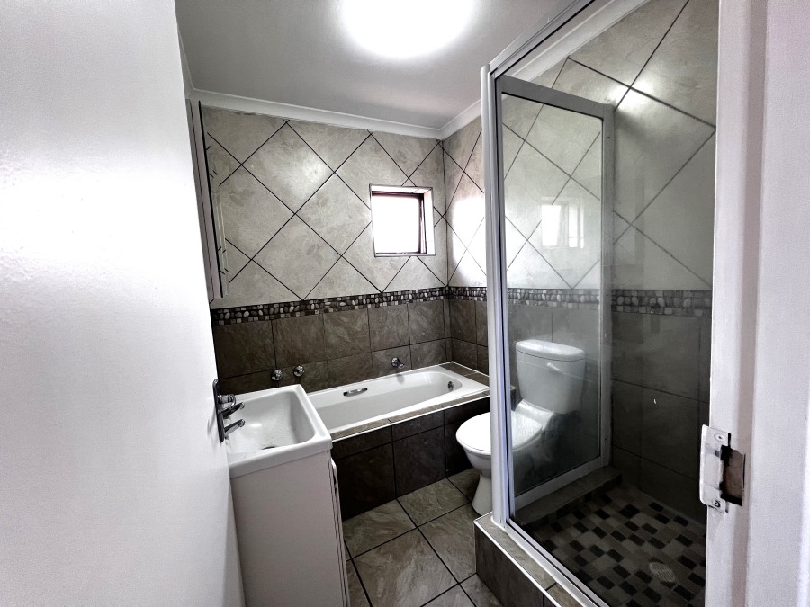 To Let 2 Bedroom Property for Rent in Parklands Western Cape